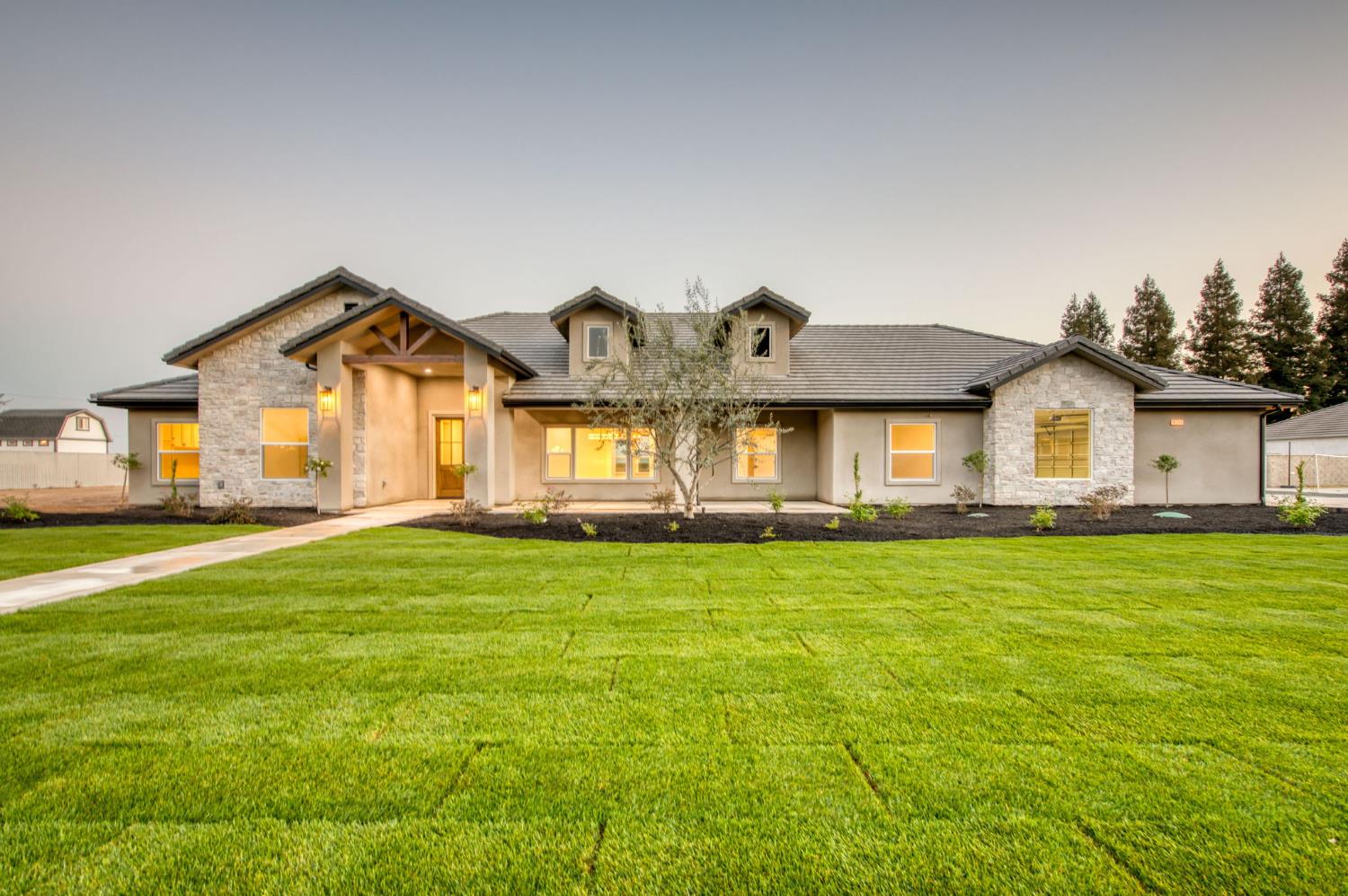 35242 Mustang Ln, Madera, CA 93636