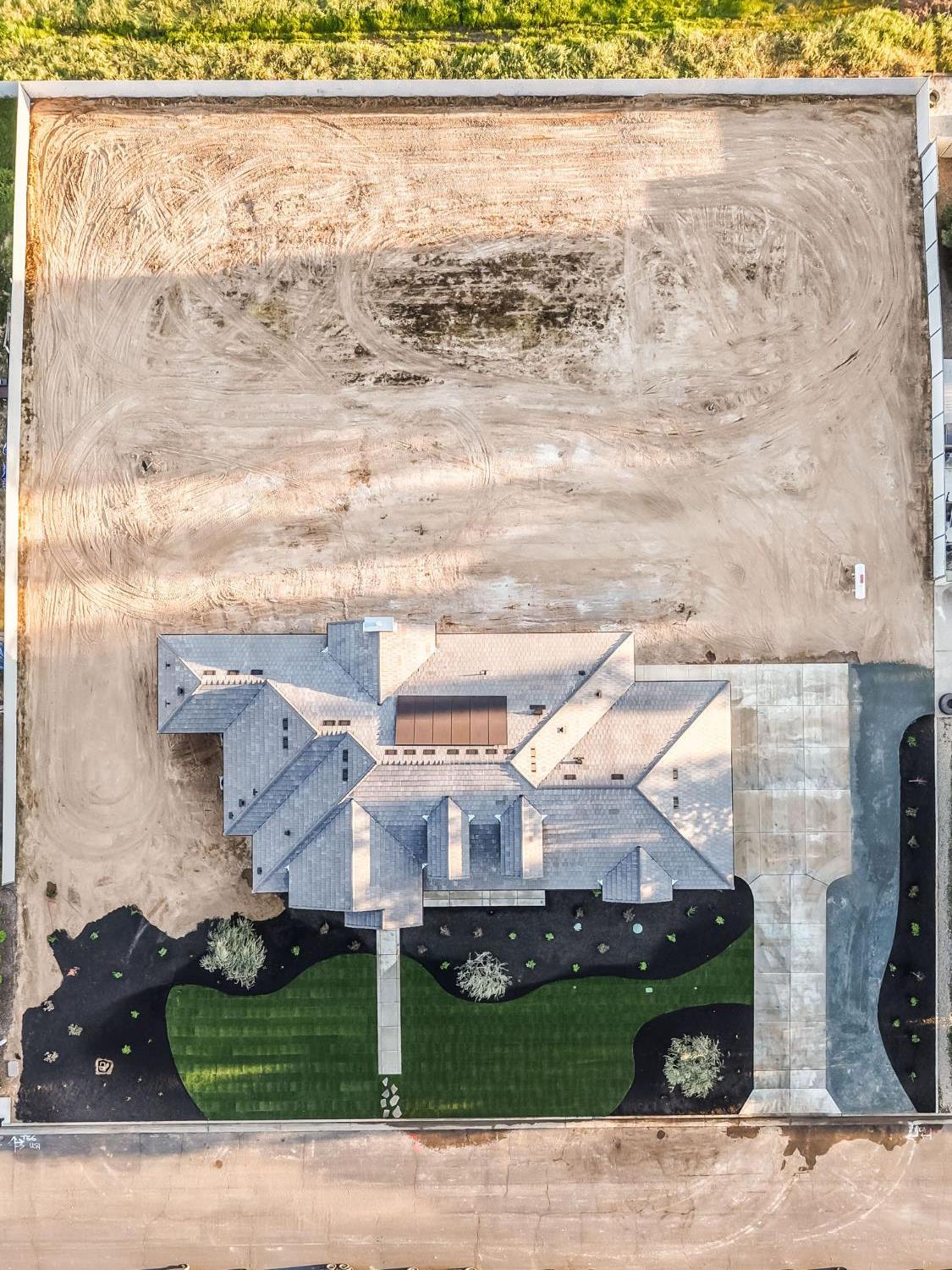 35242 Mustang Ln, Madera, CA 93636