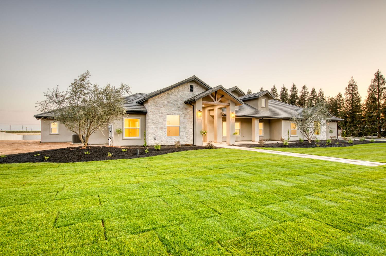 35242 Mustang Ln, Madera, CA 93636