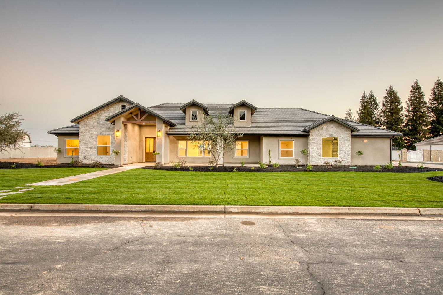 35242 Mustang Ln, Madera, CA 93636