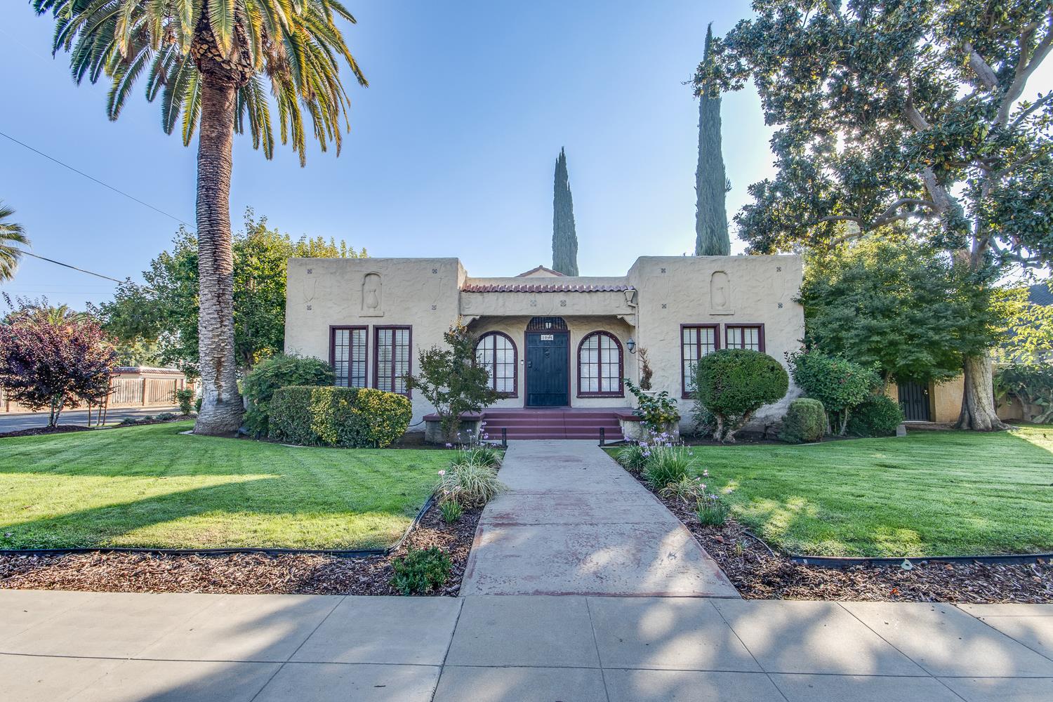 1064 N Poplar Ave, Fresno, CA 93728