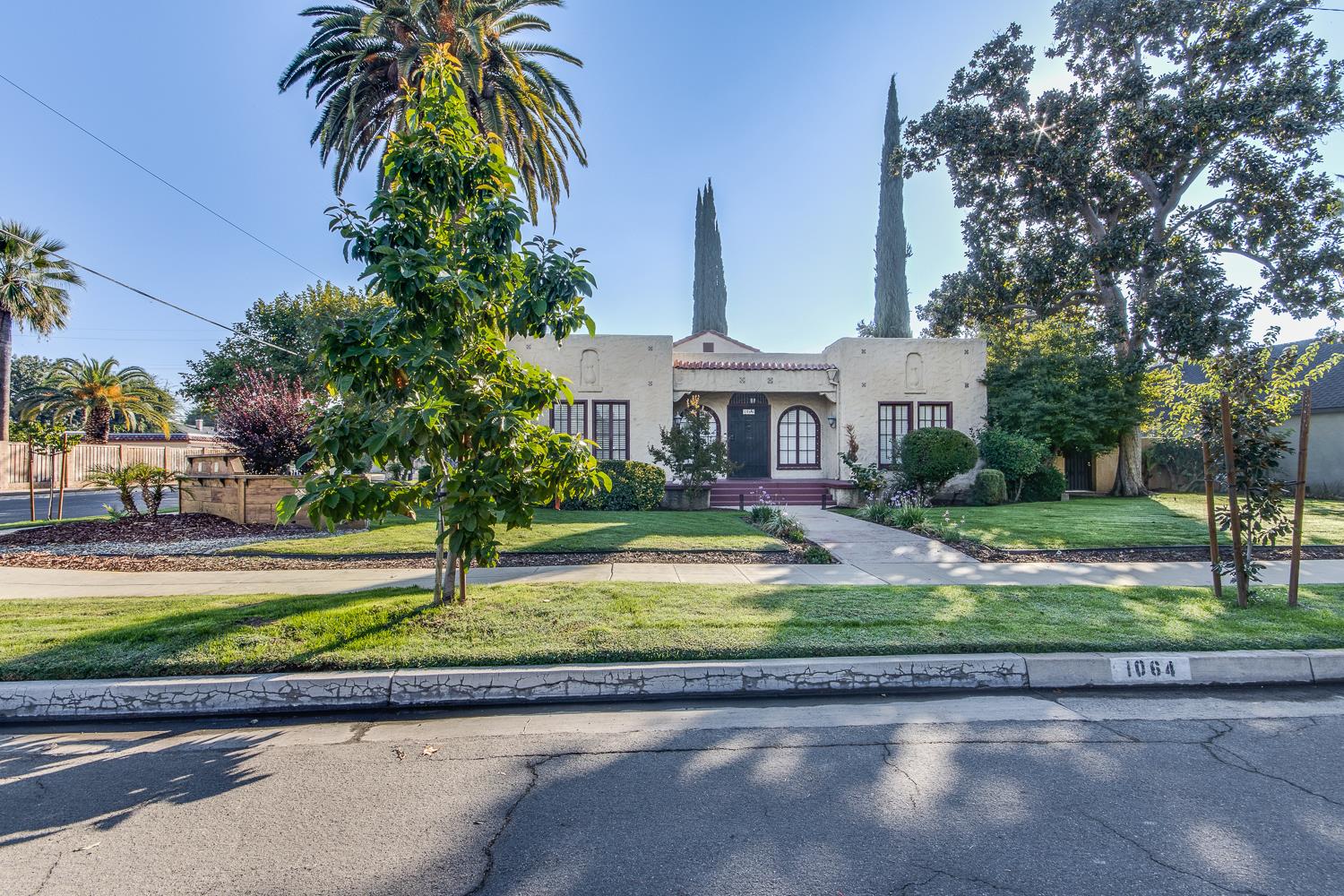 1064 N Poplar Ave, Fresno, CA 93728