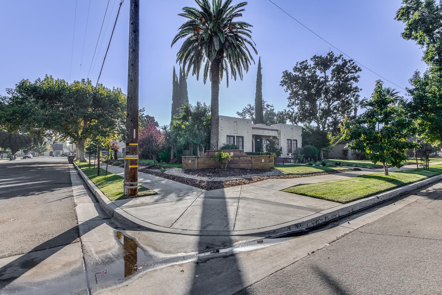 1064 N Poplar Ave, Fresno, CA 93728