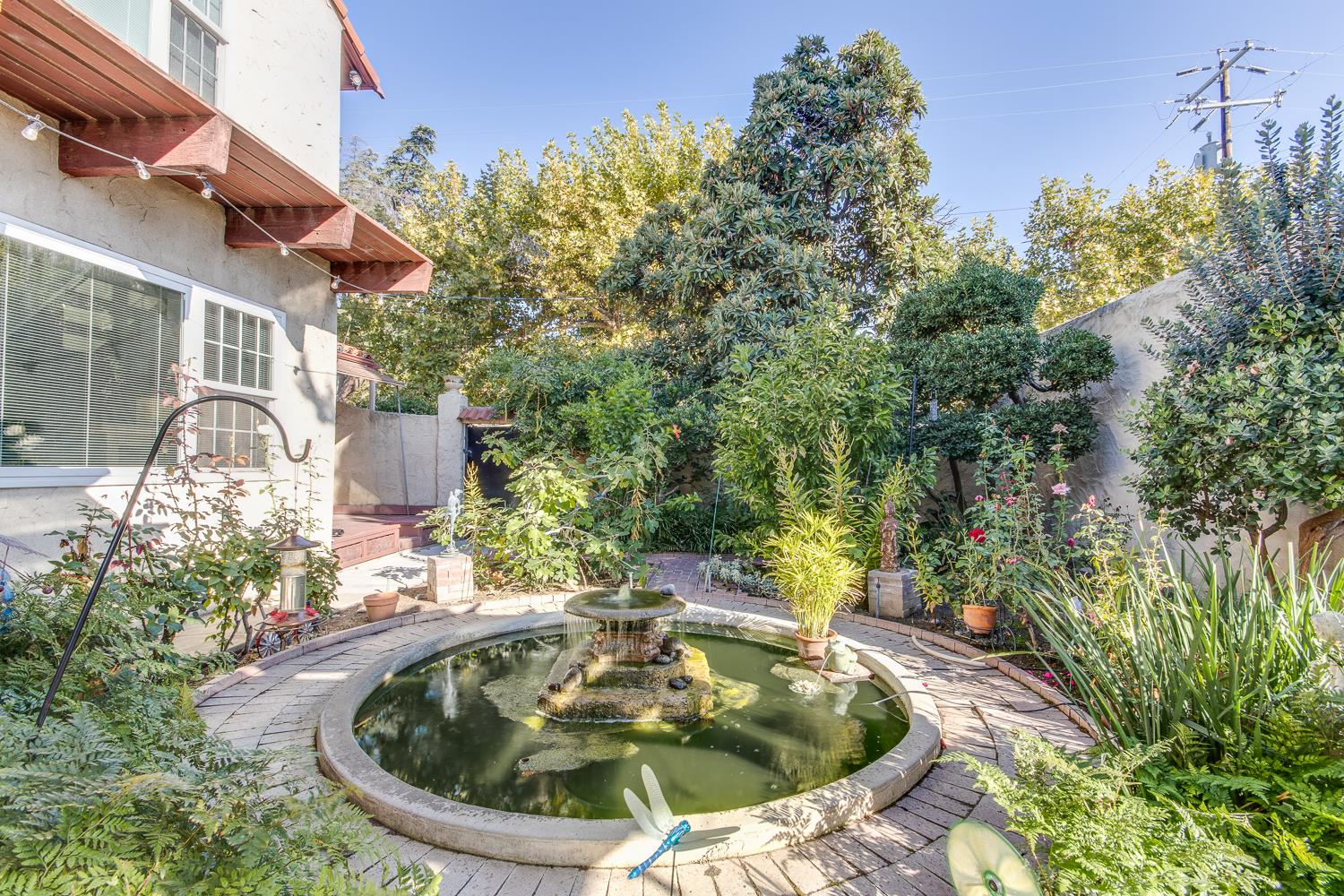 1064 N Poplar Ave, Fresno, CA 93728