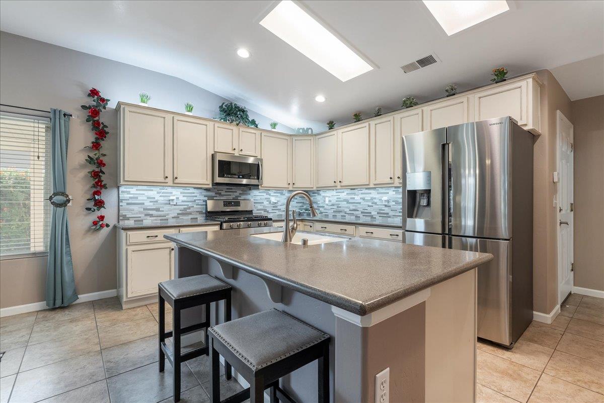 3624 N Jackie St, Visalia, CA 93291