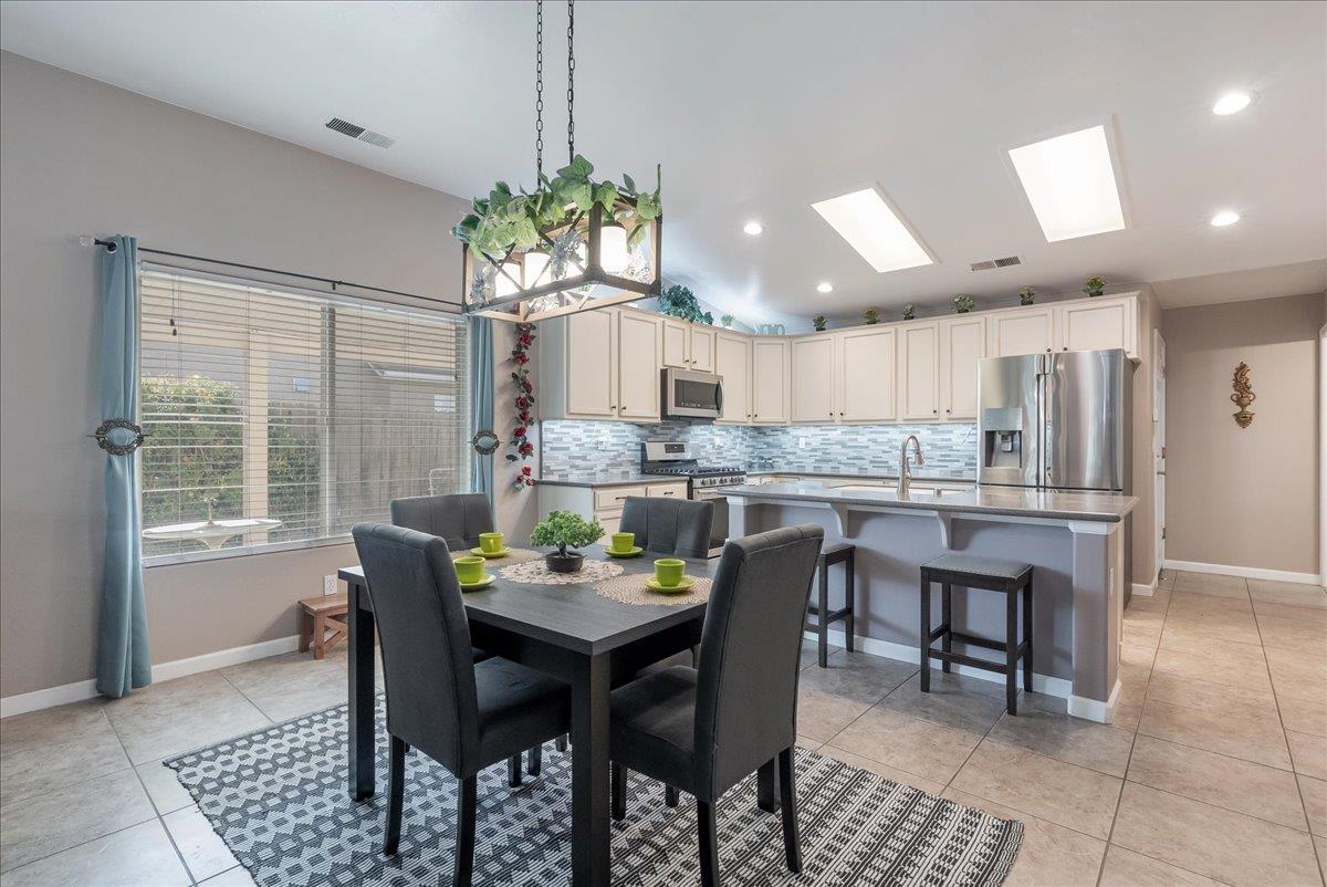 3624 N Jackie St, Visalia, CA 93291