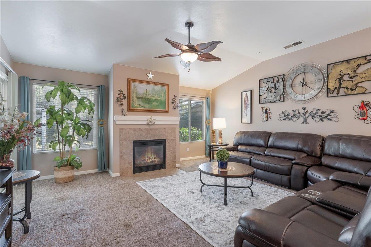 3624 N Jackie St, Visalia, CA 93291