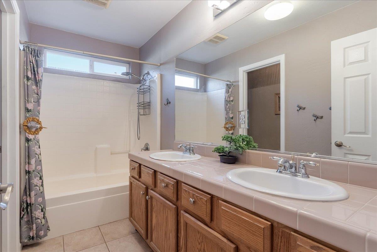 3624 N Jackie St, Visalia, CA 93291