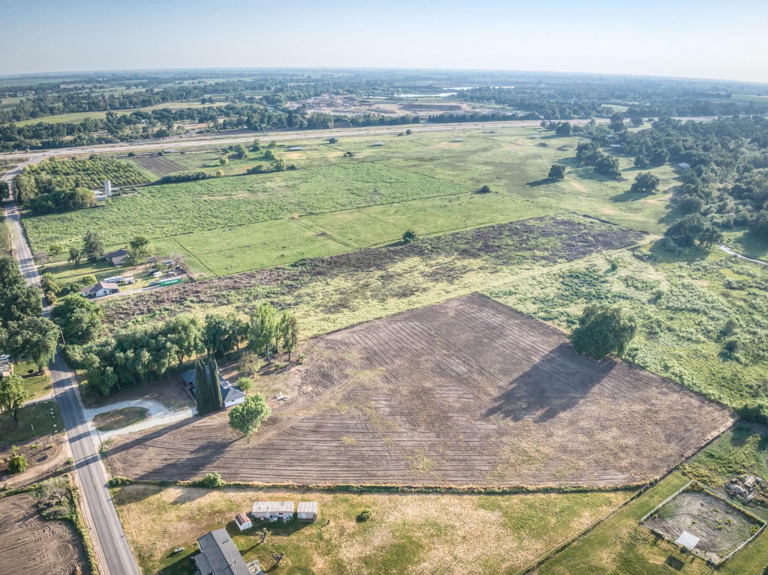 545 N Rio Vista Ave, Sanger, CA 93657