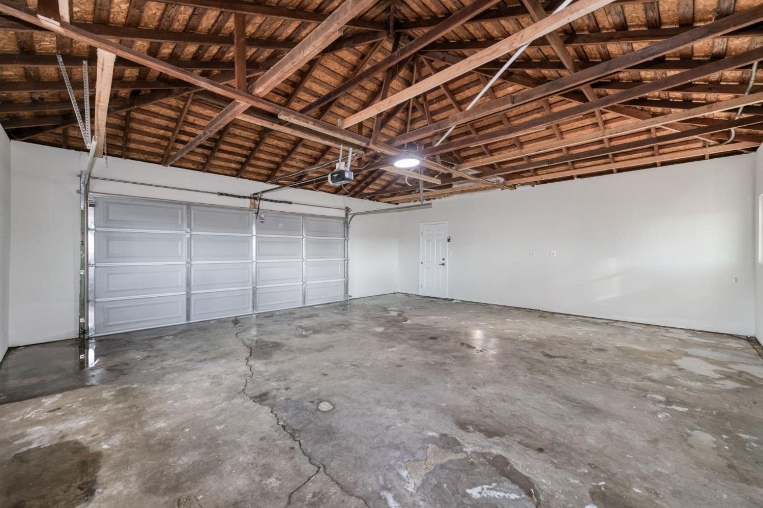 545 N Rio Vista Ave, Sanger, CA 93657