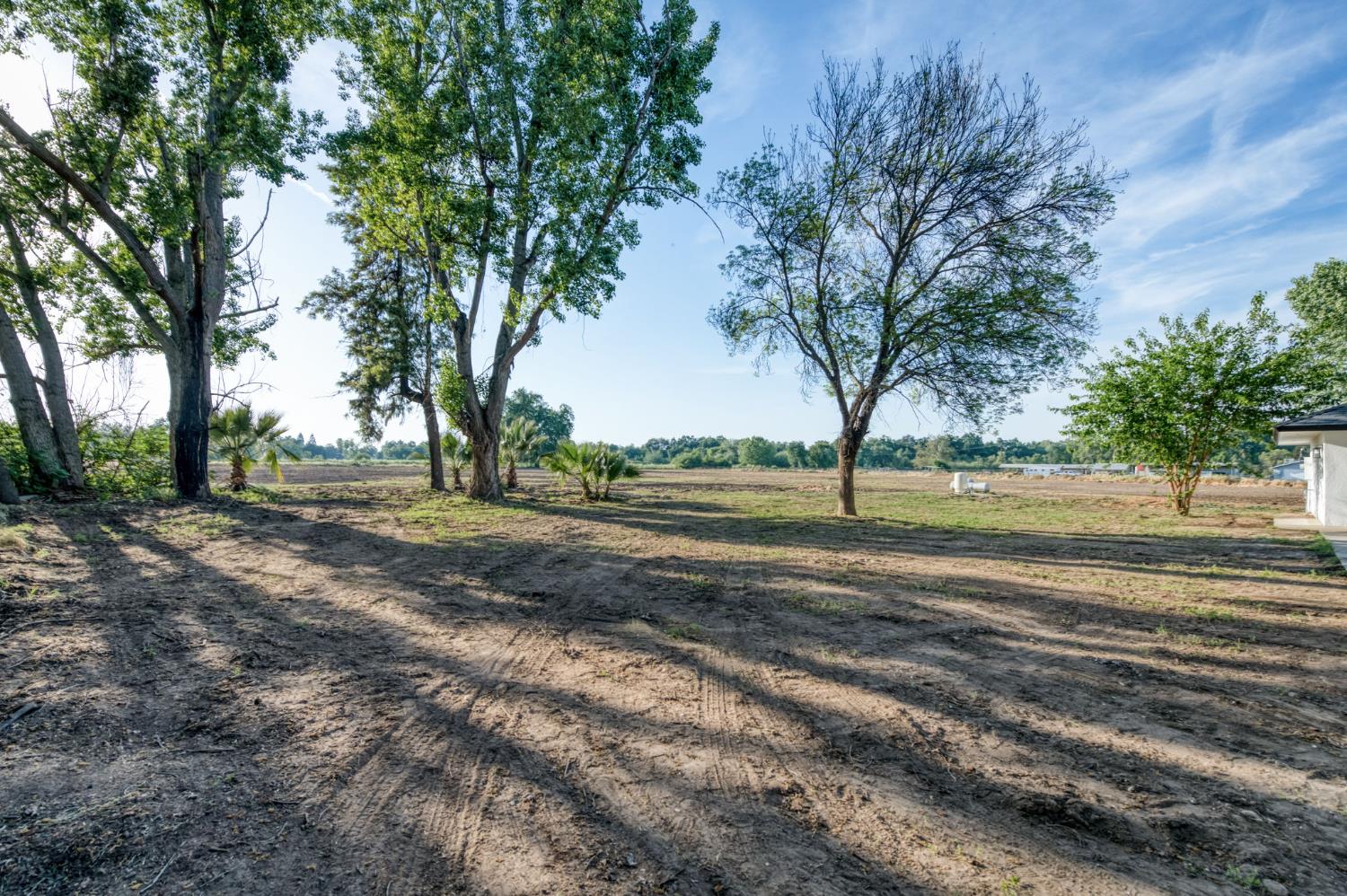 545 N Rio Vista Ave, Sanger, CA 93657