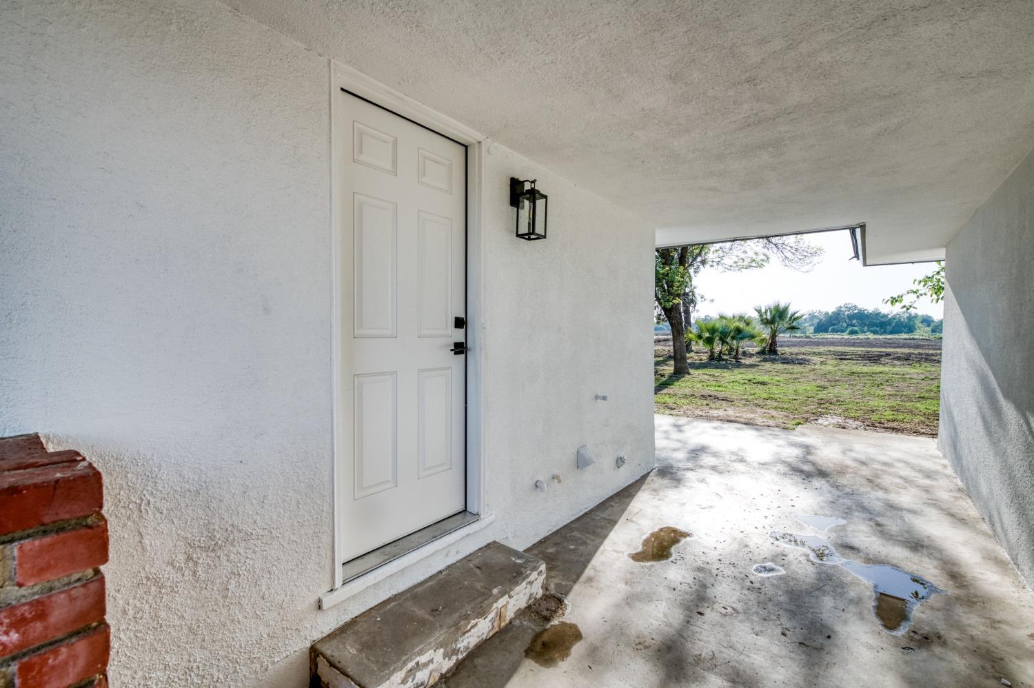 545 N Rio Vista Ave, Sanger, CA 93657