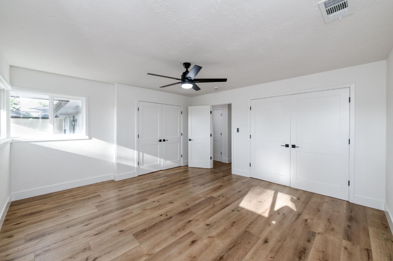 545 N Rio Vista Ave, Sanger, CA 93657