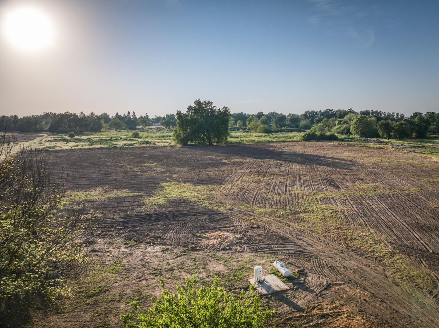 545 N Rio Vista Ave, Sanger, CA 93657