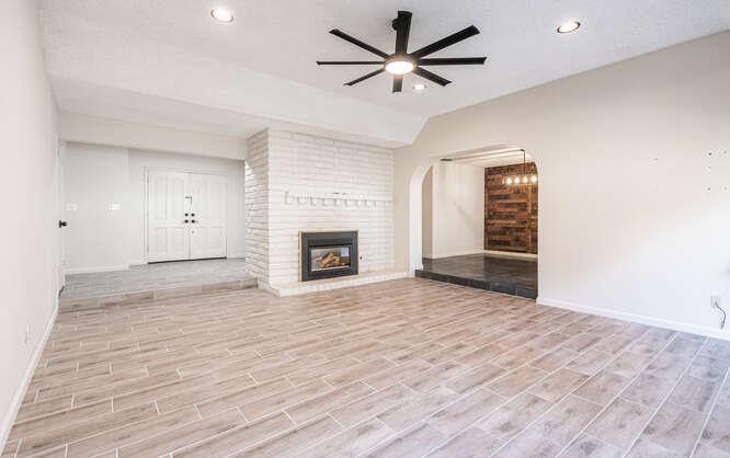 2063 W Barstow Ave, Fresno, CA 93711