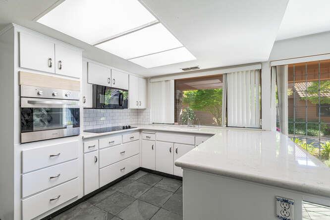 2063 W Barstow Ave, Fresno, CA 93711