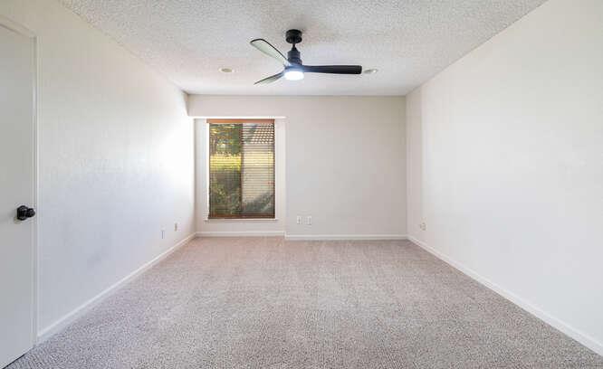 2063 W Barstow Ave, Fresno, CA 93711