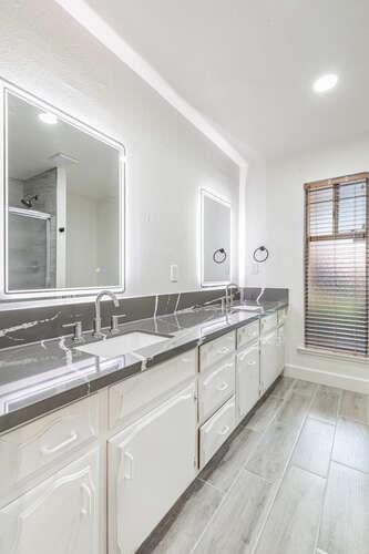 2063 W Barstow Ave, Fresno, CA 93711