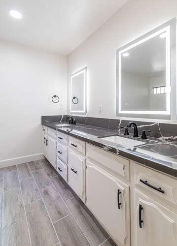 2063 W Barstow Ave, Fresno, CA 93711