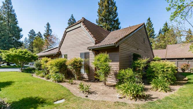 2063 W Barstow Ave, Fresno, CA 93711