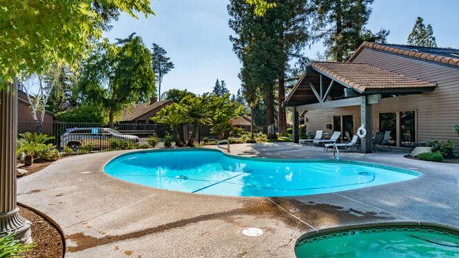 2063 W Barstow Ave, Fresno, CA 93711