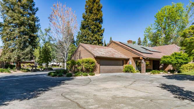 2063 W Barstow Ave, Fresno, CA 93711