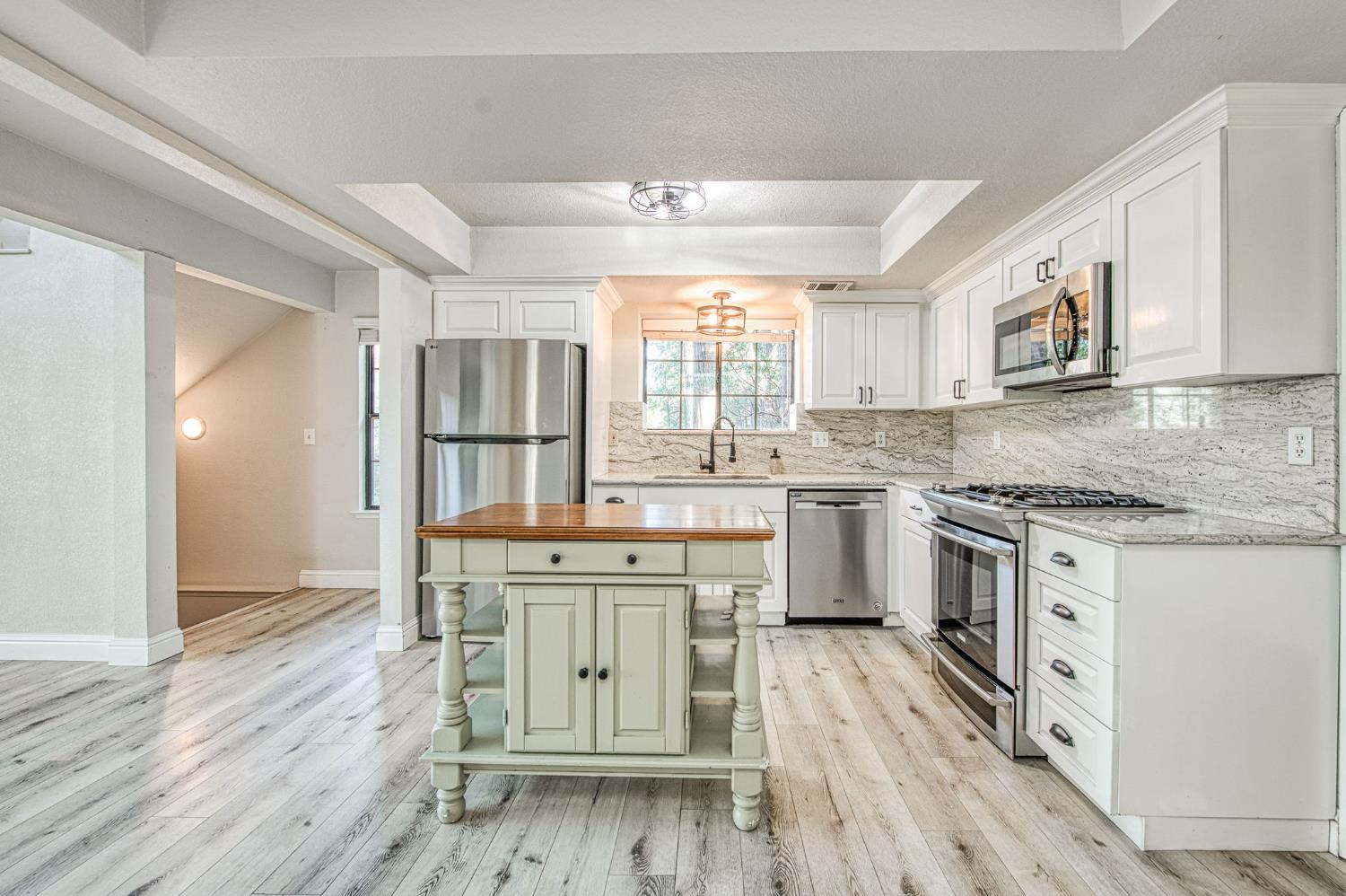 40624 Saddleback Rd, Bass Lake, CA 93604