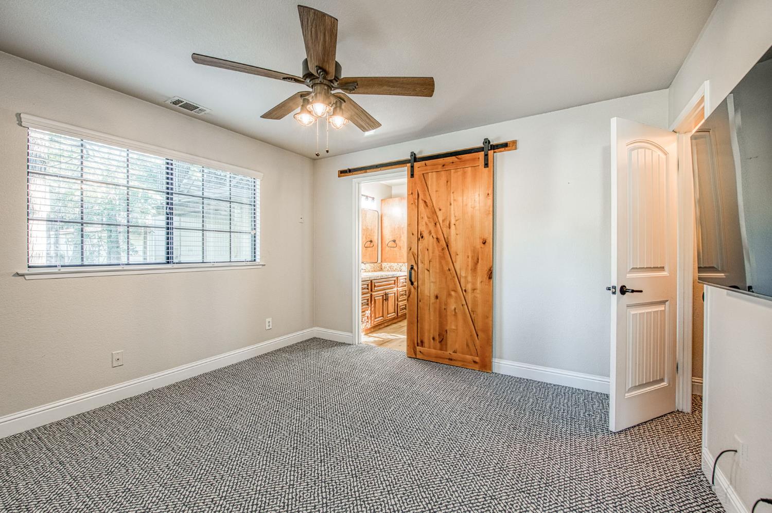 40624 Saddleback Rd, Bass Lake, CA 93604