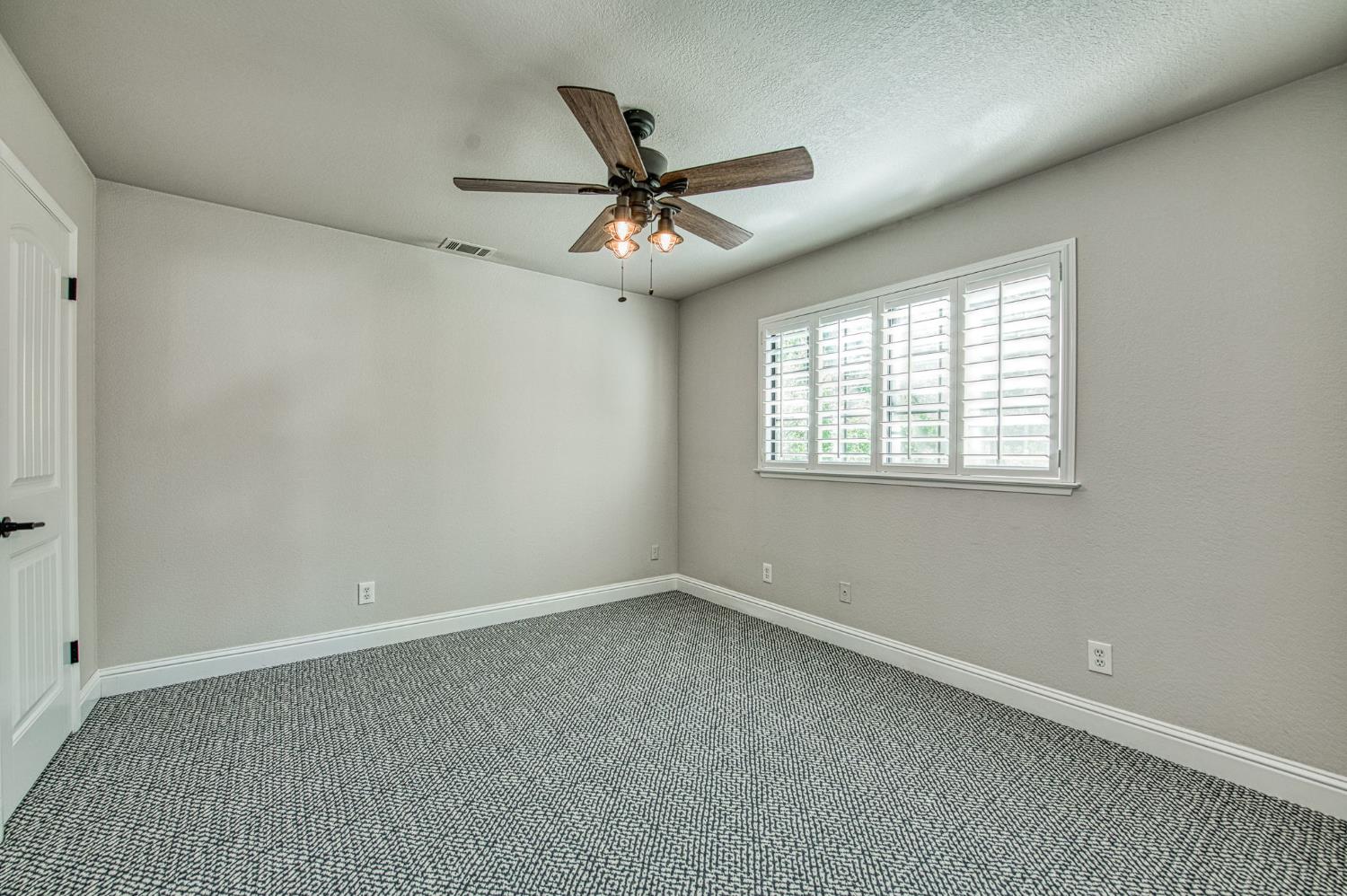 40624 Saddleback Rd, Bass Lake, CA 93604