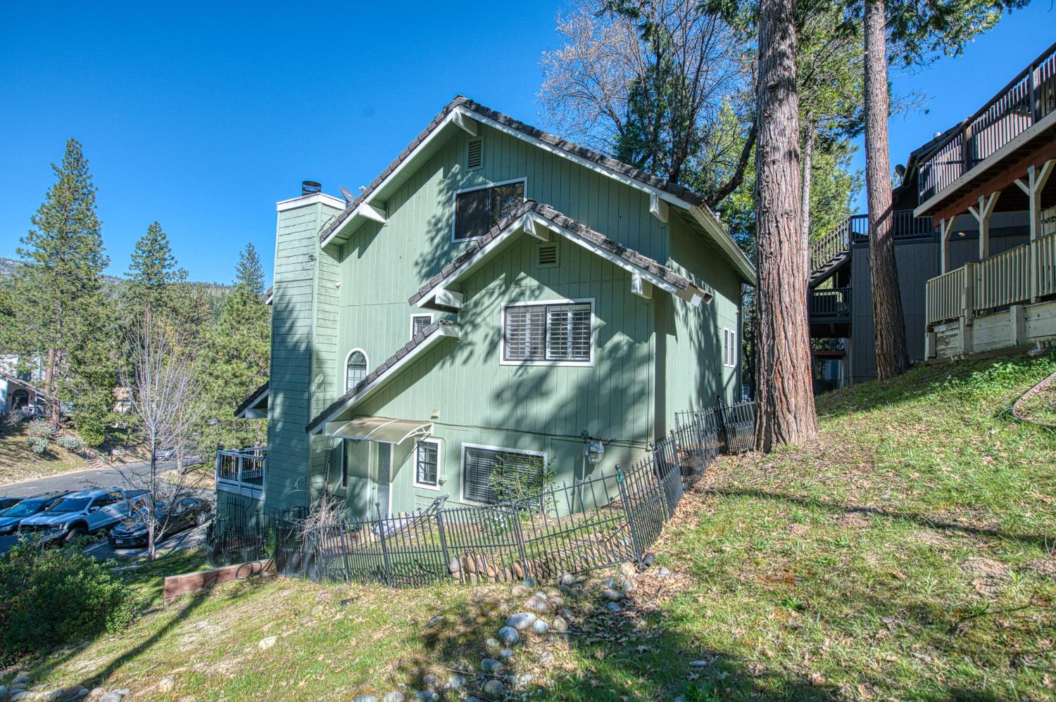 40624 Saddleback Rd, Bass Lake, CA 93604