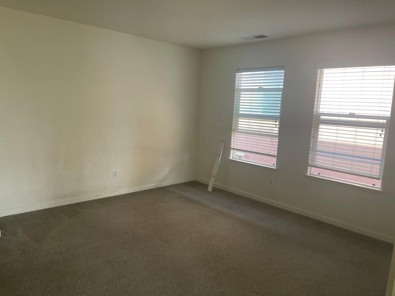 1006 Papaya St, Madera, CA 93638