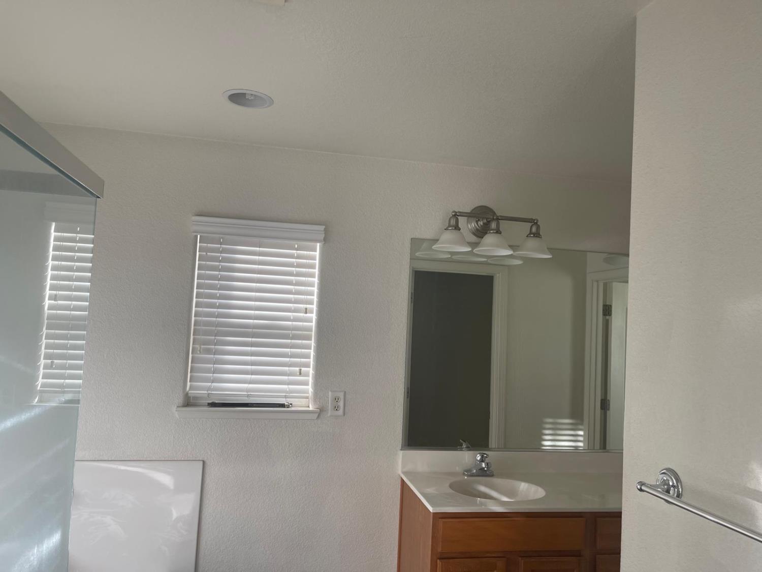 1006 Papaya St, Madera, CA 93638