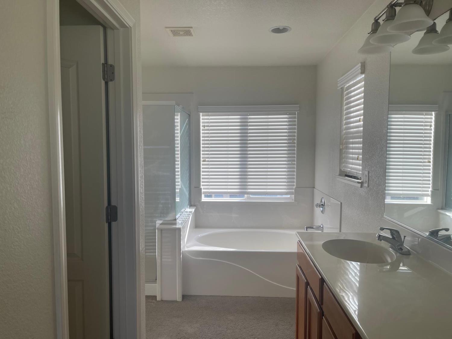 1006 Papaya St, Madera, CA 93638