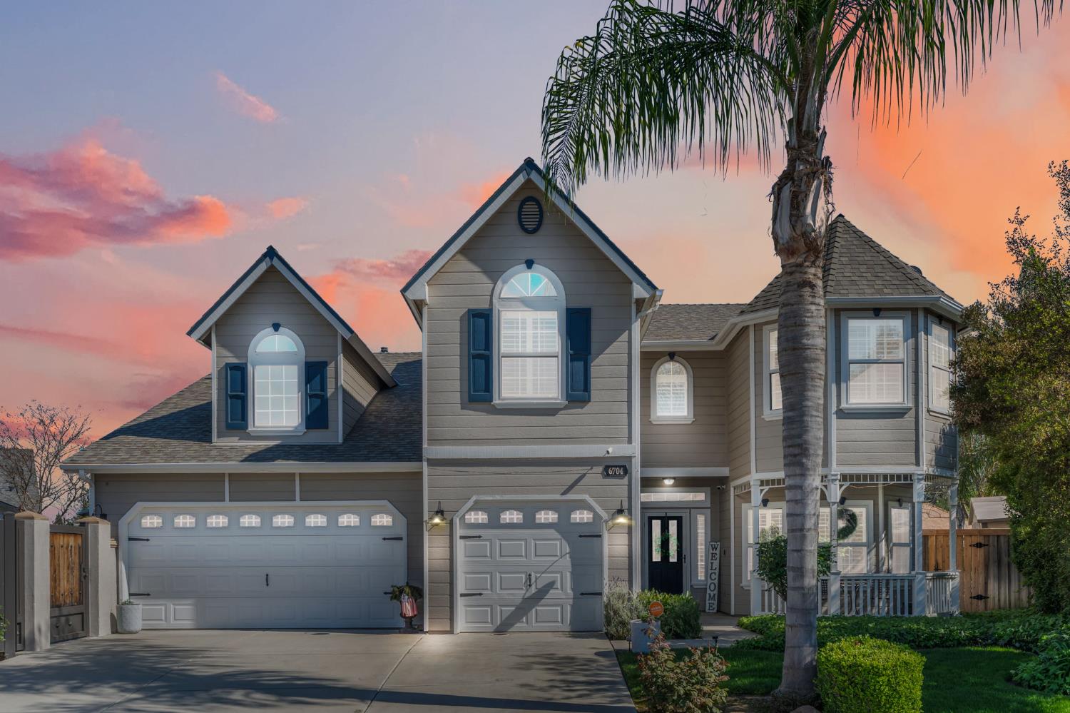 6704 N Lola Ave, Fresno, CA 93722