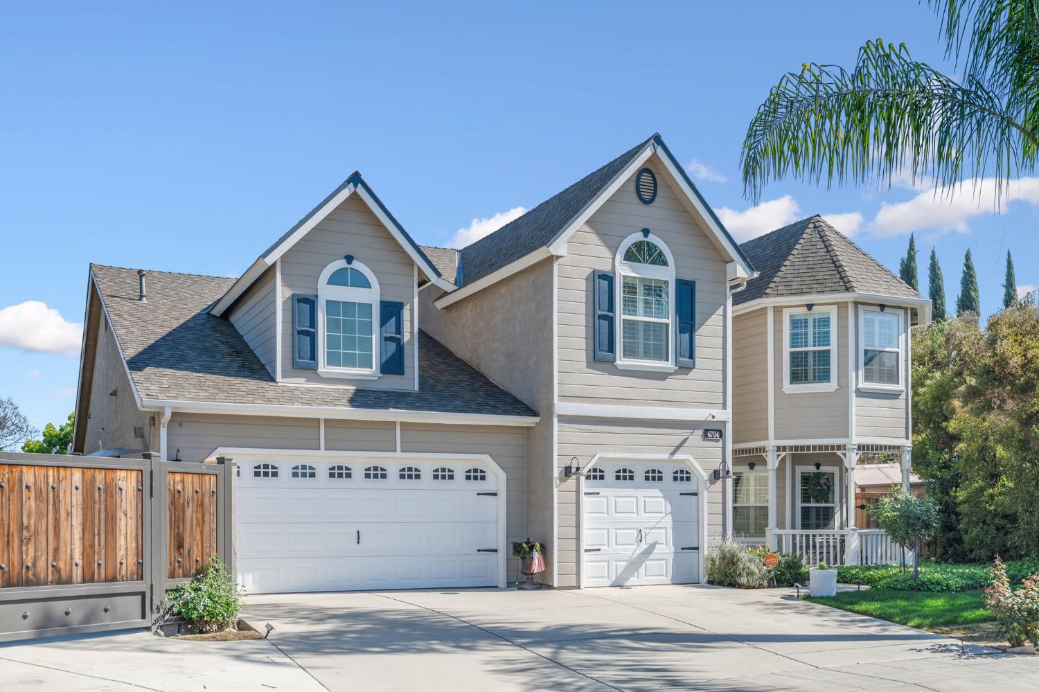 6704 N Lola Ave, Fresno, CA 93722