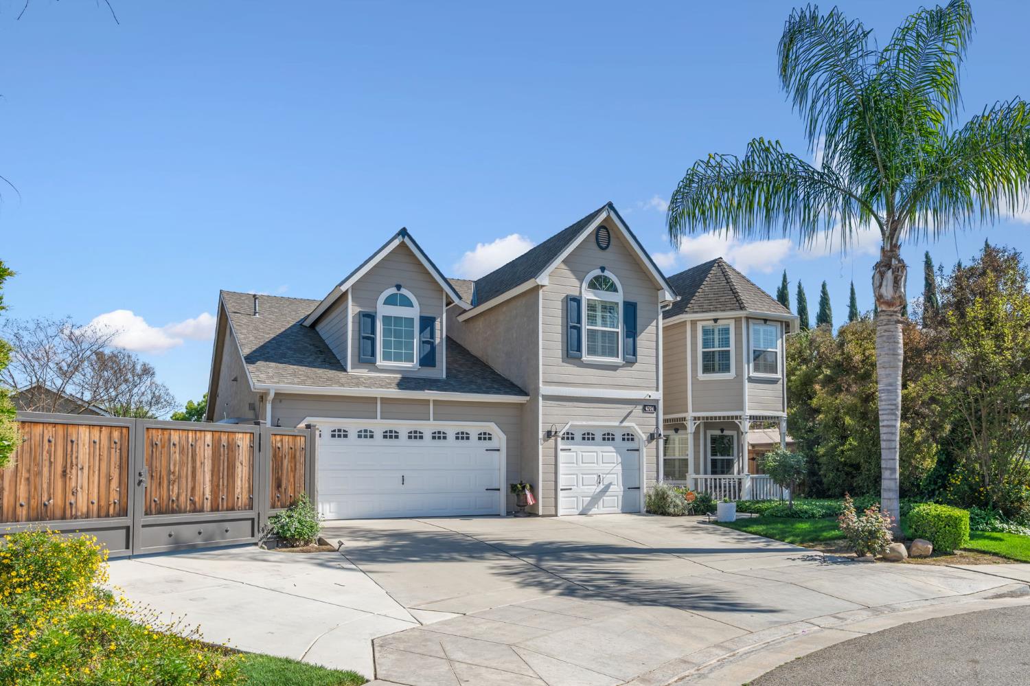 6704 N Lola Ave, Fresno, CA 93722