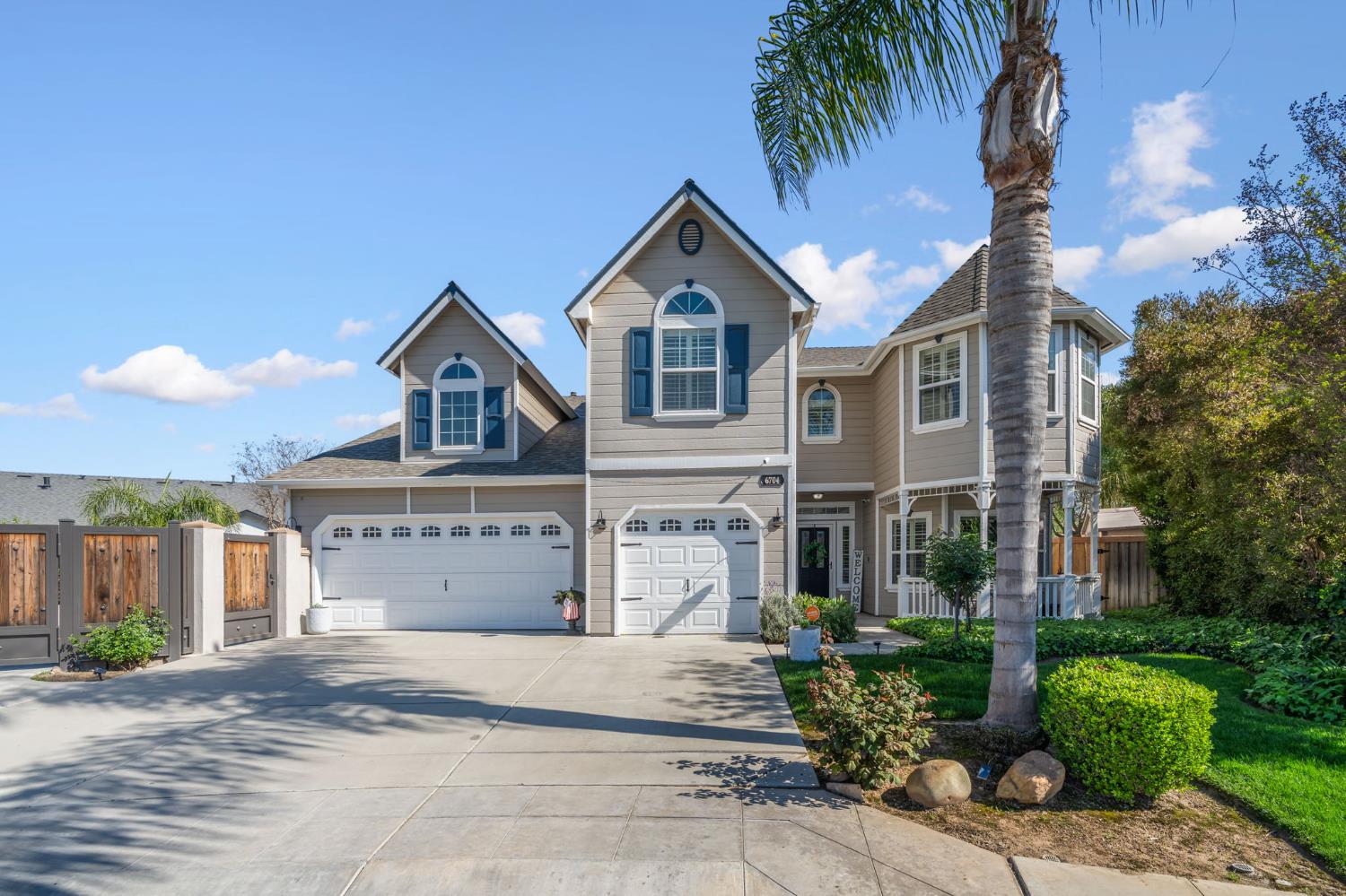 6704 N Lola Ave, Fresno, CA 93722