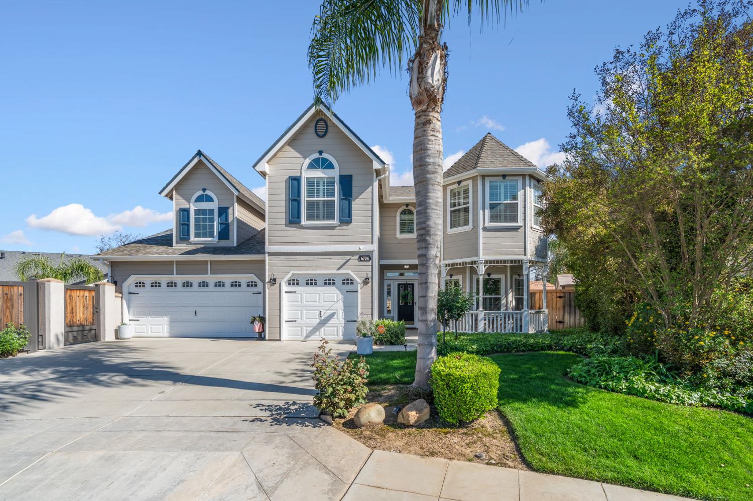 6704 N Lola Ave, Fresno, CA 93722