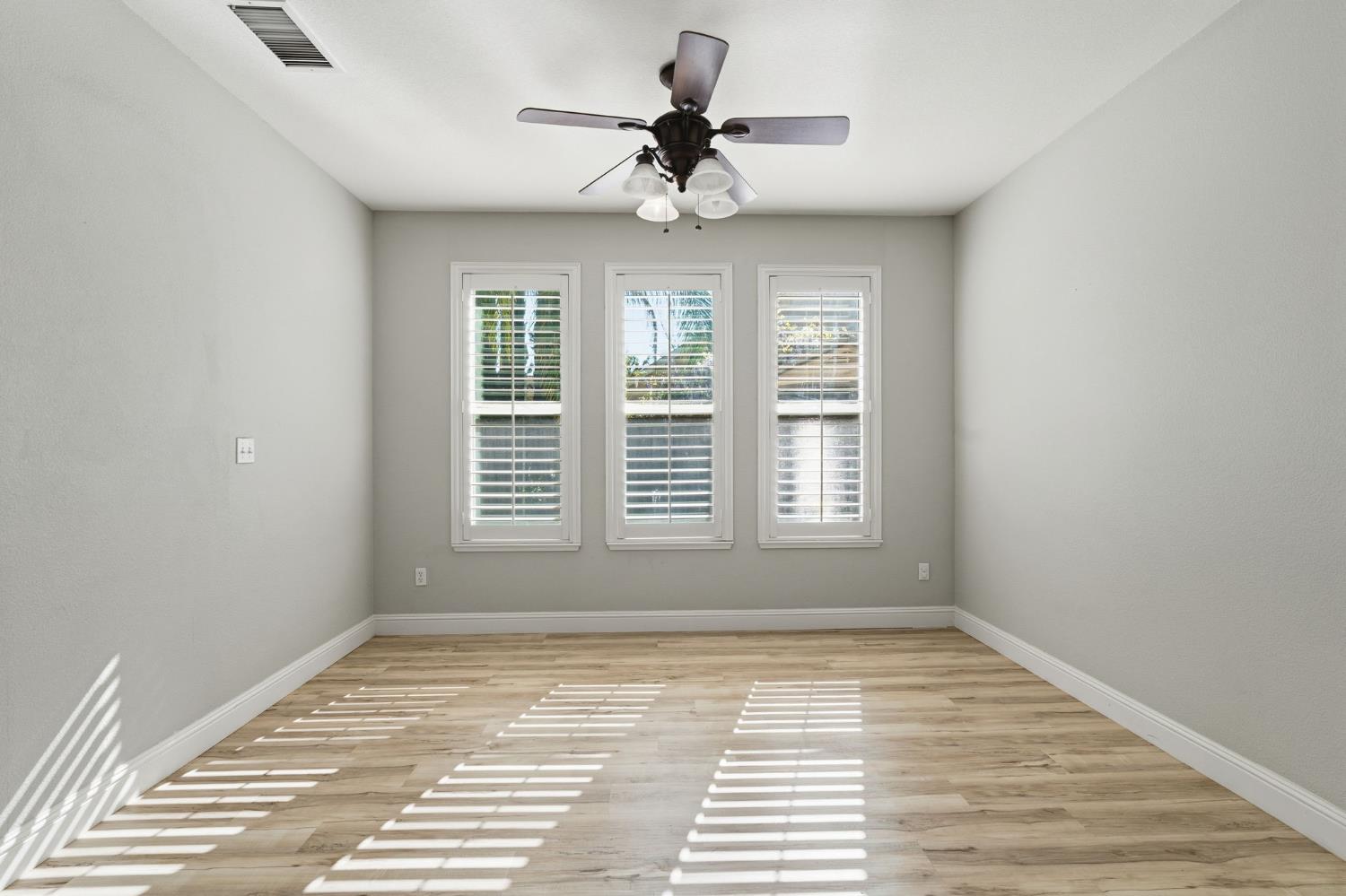 6704 N Lola Ave, Fresno, CA 93722