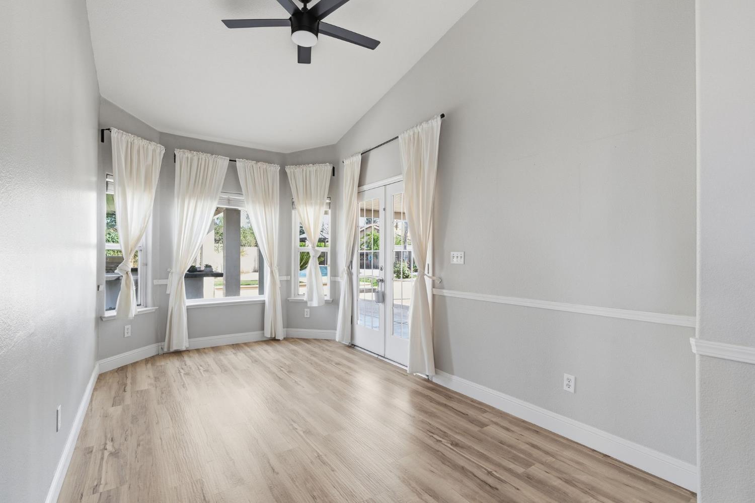 6704 N Lola Ave, Fresno, CA 93722