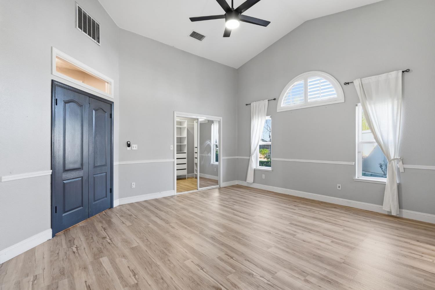 6704 N Lola Ave, Fresno, CA 93722