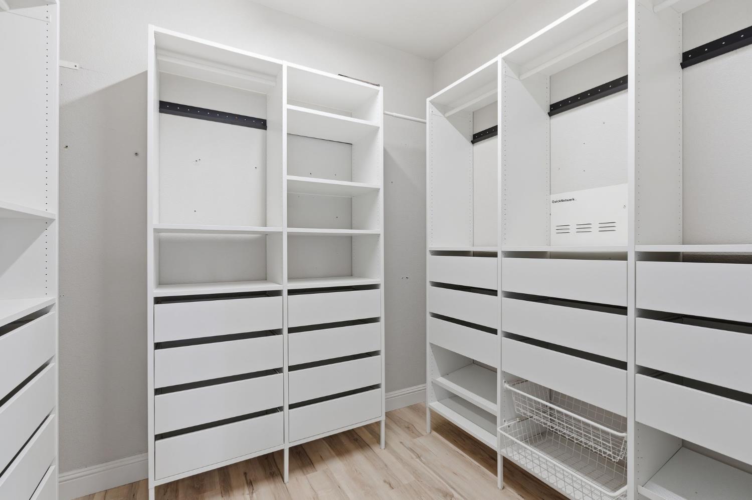 6704 N Lola Ave, Fresno, CA 93722