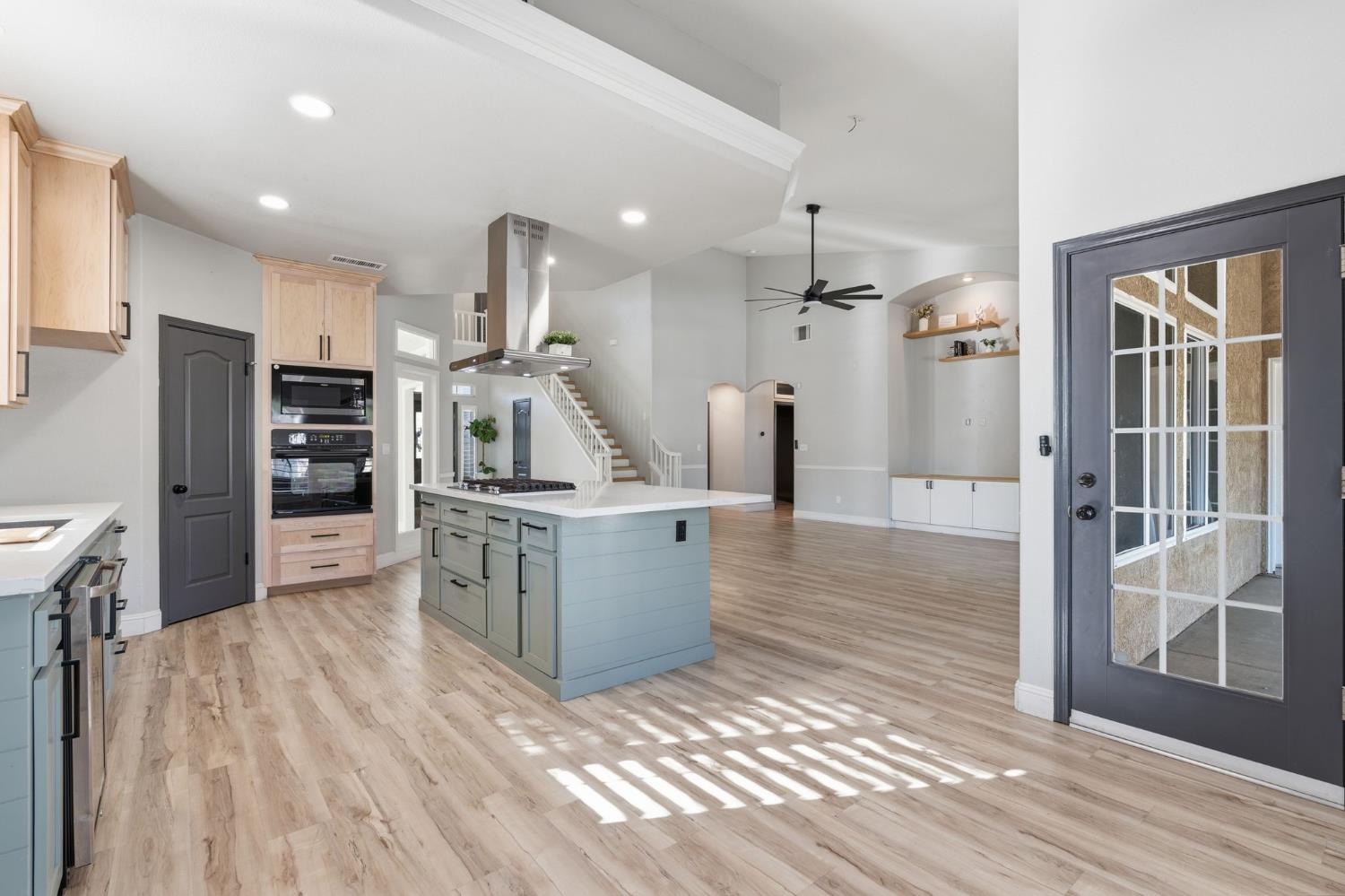 6704 N Lola Ave, Fresno, CA 93722