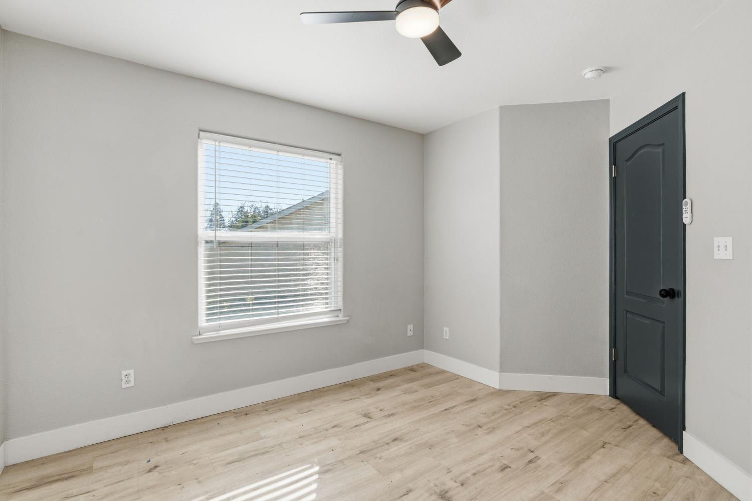 6704 N Lola Ave, Fresno, CA 93722