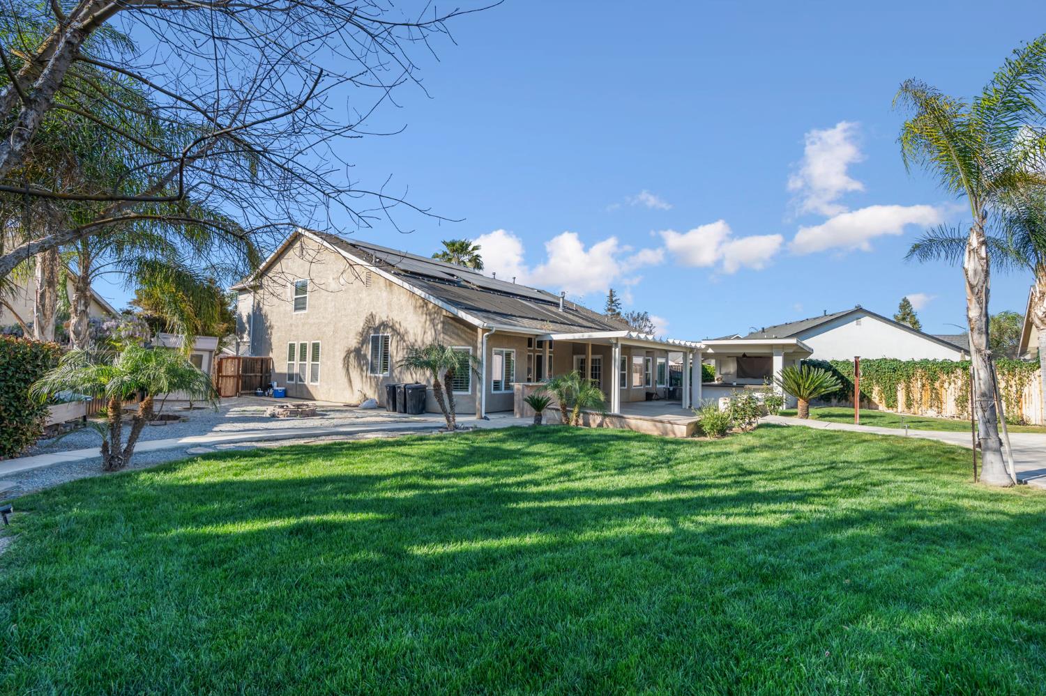 6704 N Lola Ave, Fresno, CA 93722