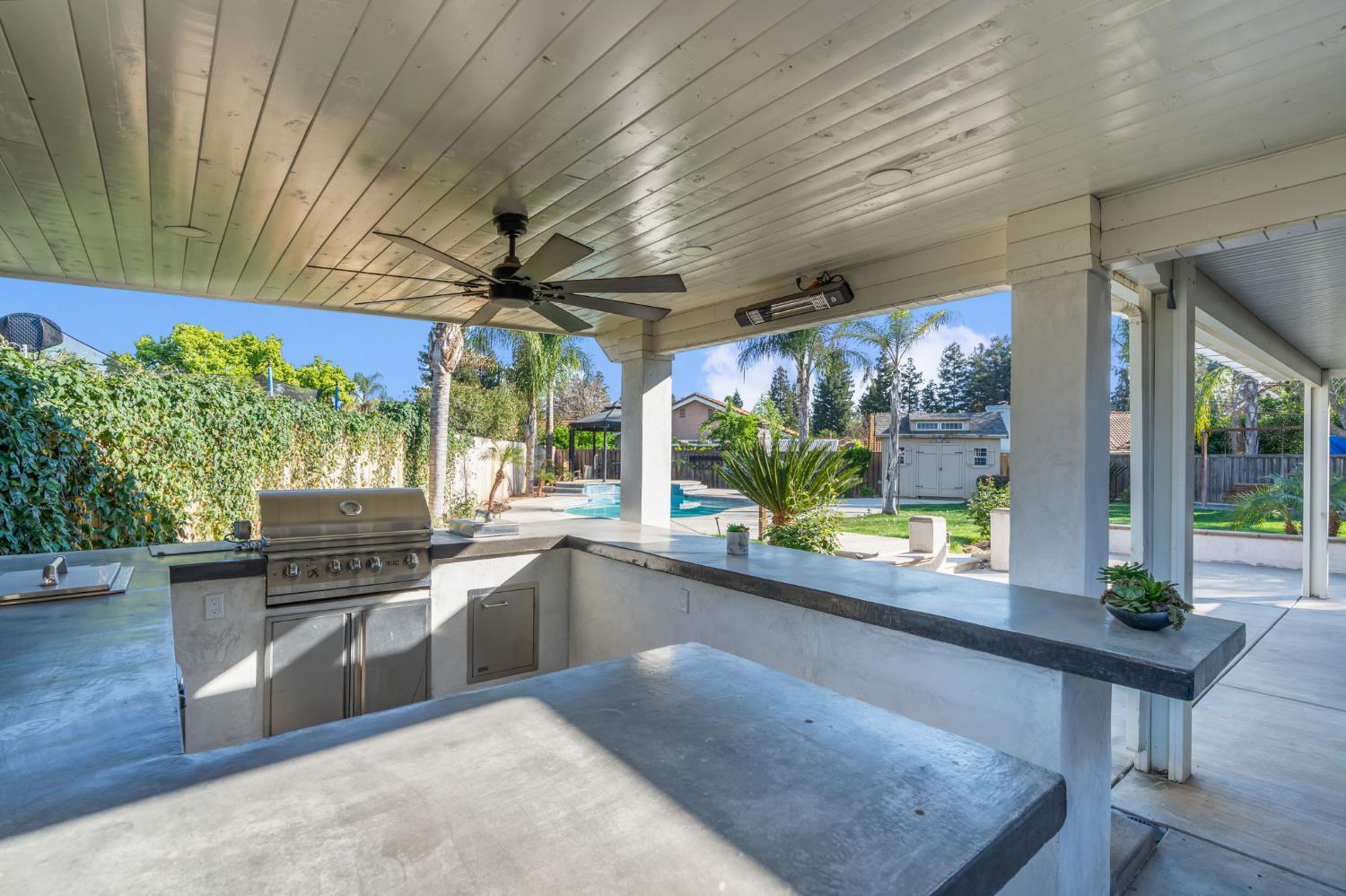 6704 N Lola Ave, Fresno, CA 93722