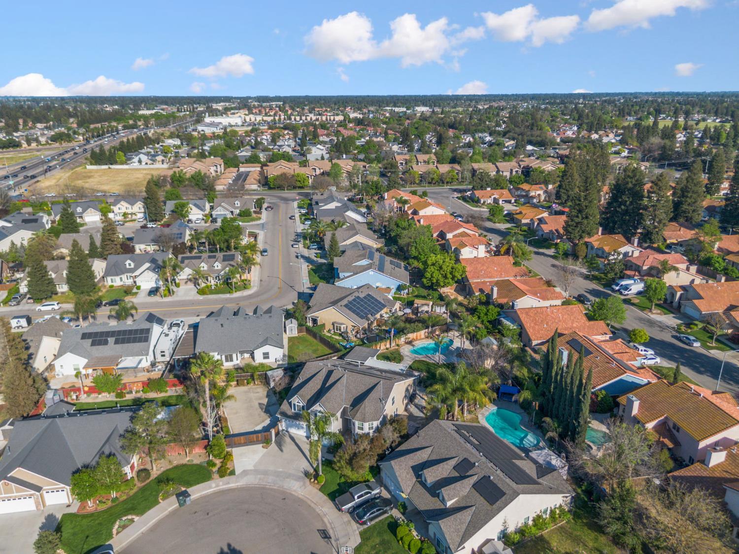 6704 N Lola Ave, Fresno, CA 93722