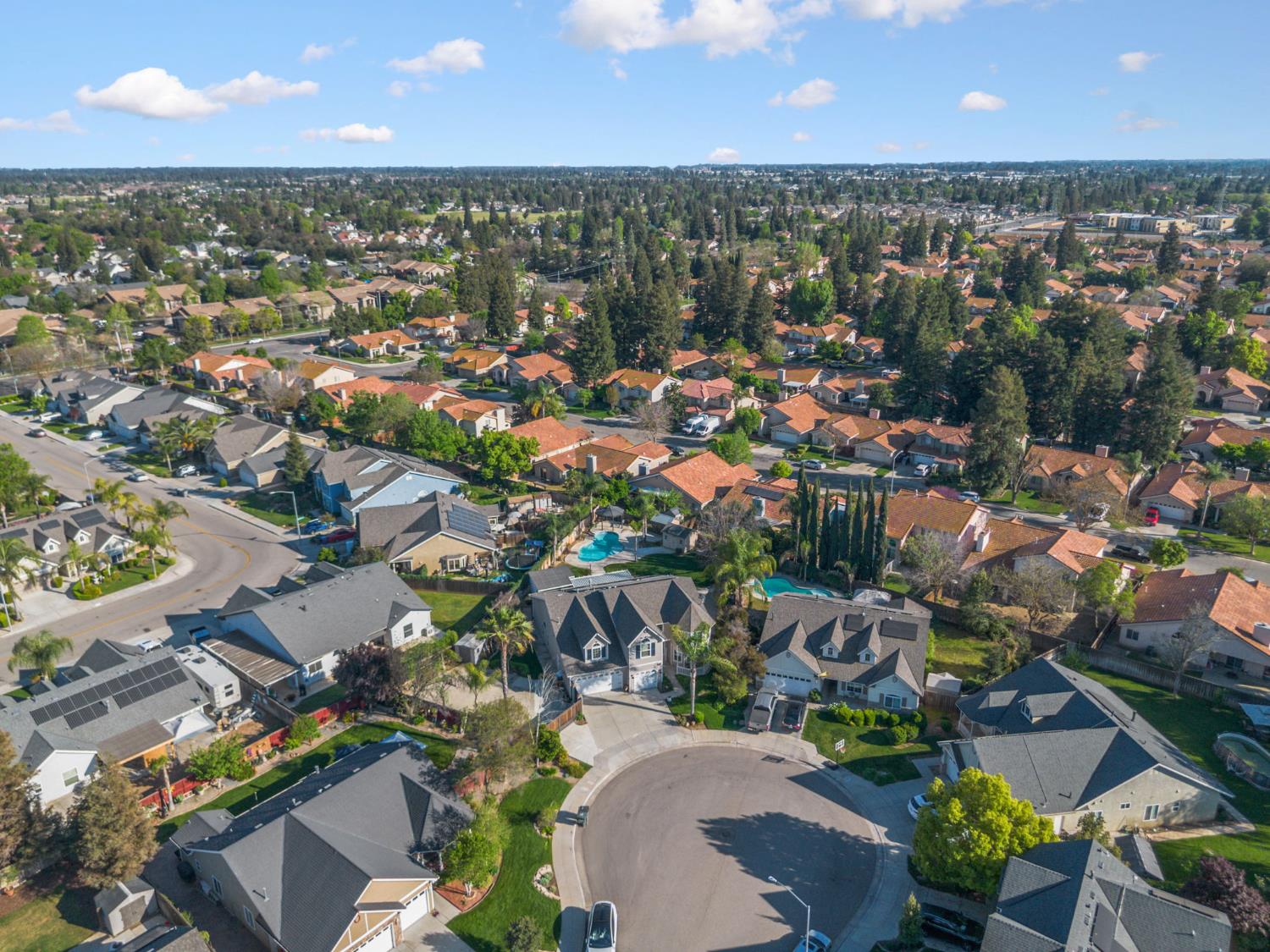 6704 N Lola Ave, Fresno, CA 93722