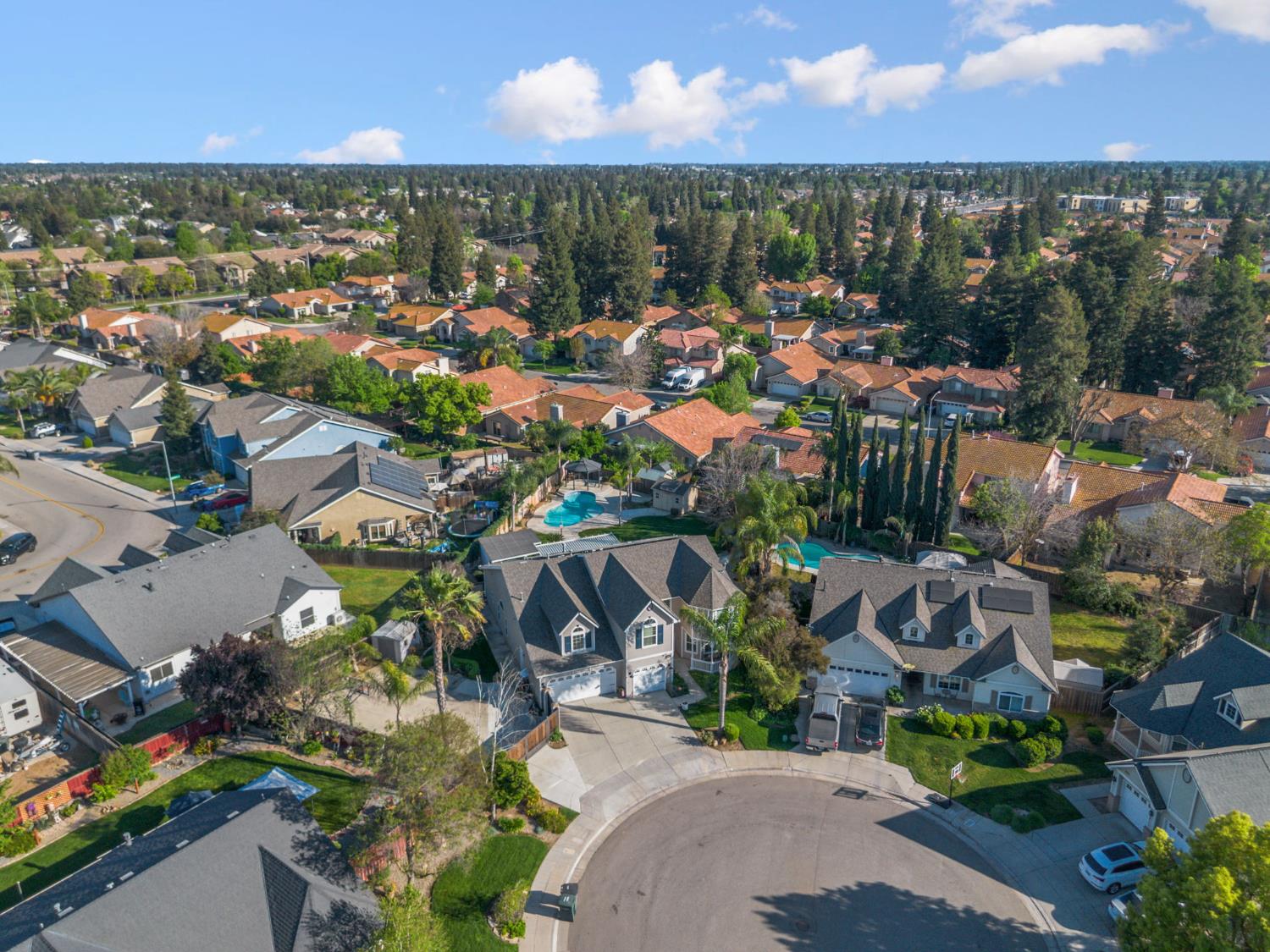 6704 N Lola Ave, Fresno, CA 93722