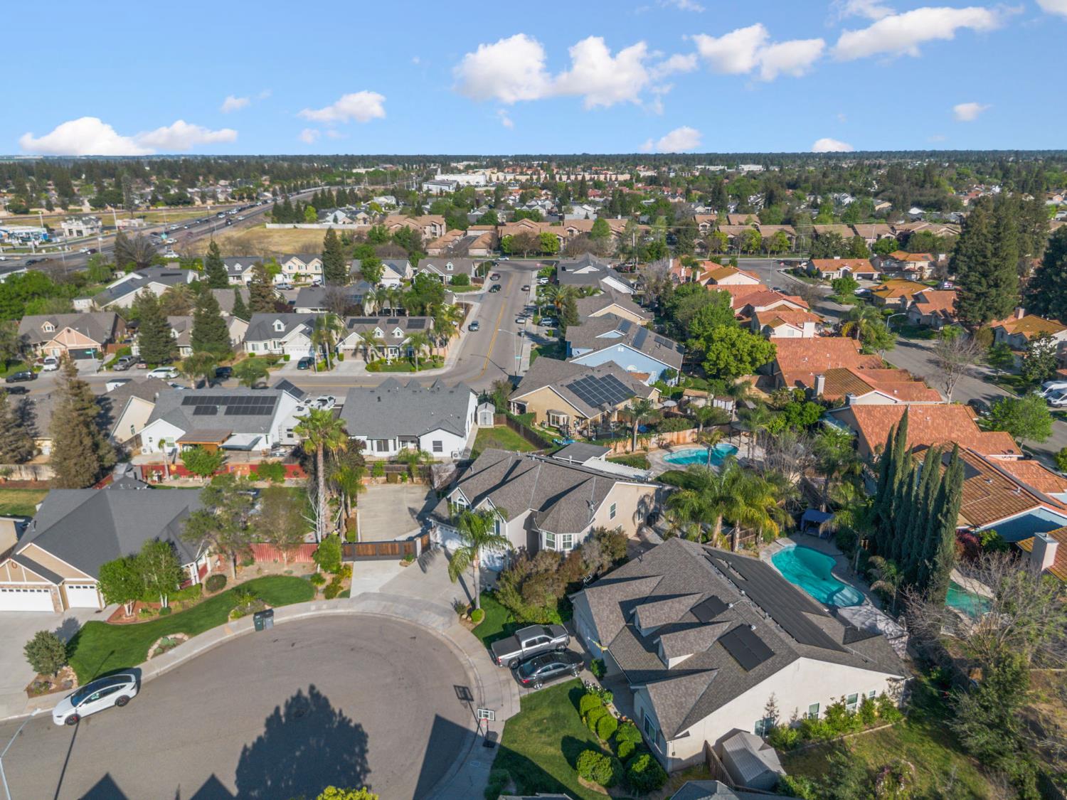 6704 N Lola Ave, Fresno, CA 93722